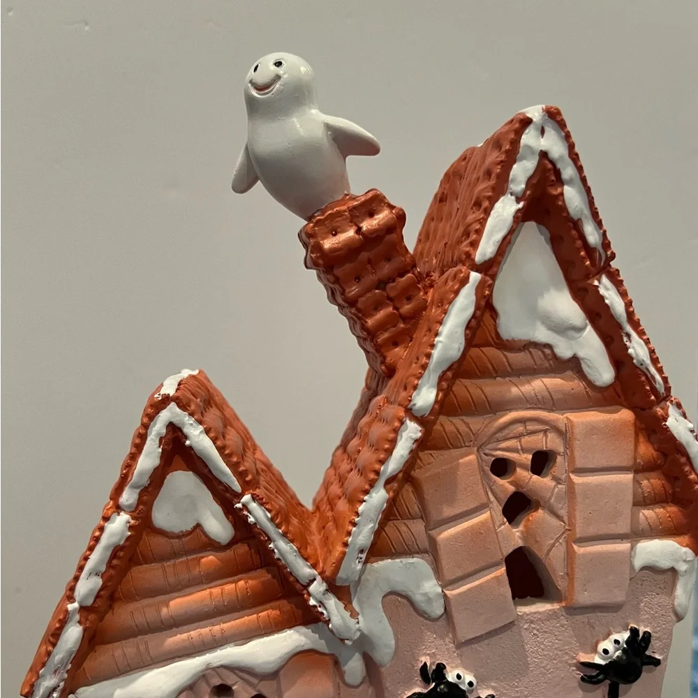 🍁Adorable Globin & Ghoul Pink Light-up Haunted House- NWT - Picture 4 of 8